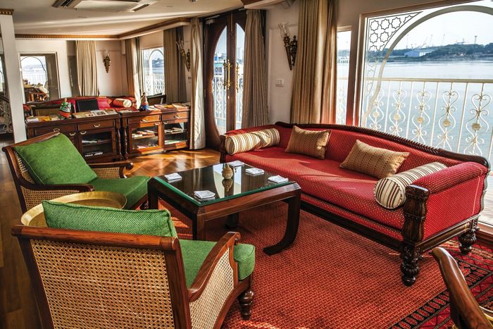 Entertainment on Ganges Voyager II